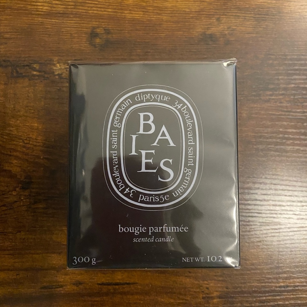 Diptyque Black Medium candle - Baies (berries)